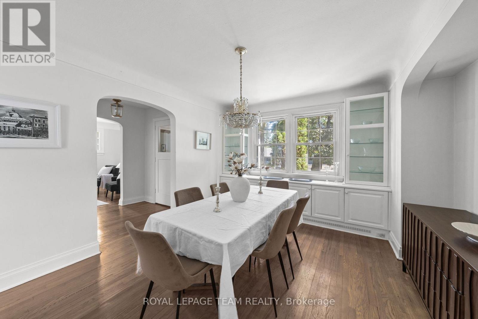 568 GOLDEN AVENUE - 13