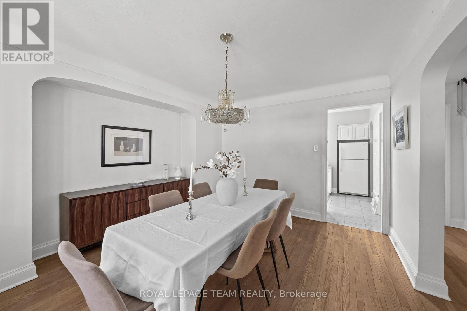 568 GOLDEN AVENUE - 14
