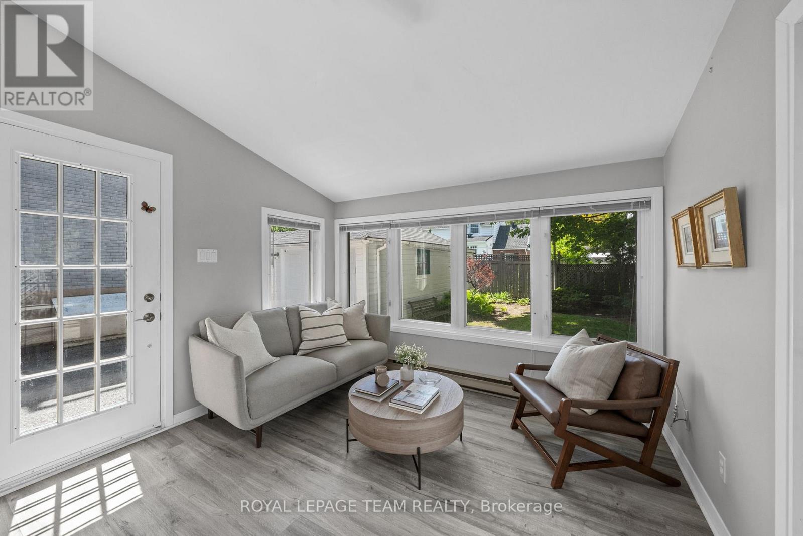 568 GOLDEN AVENUE - 19