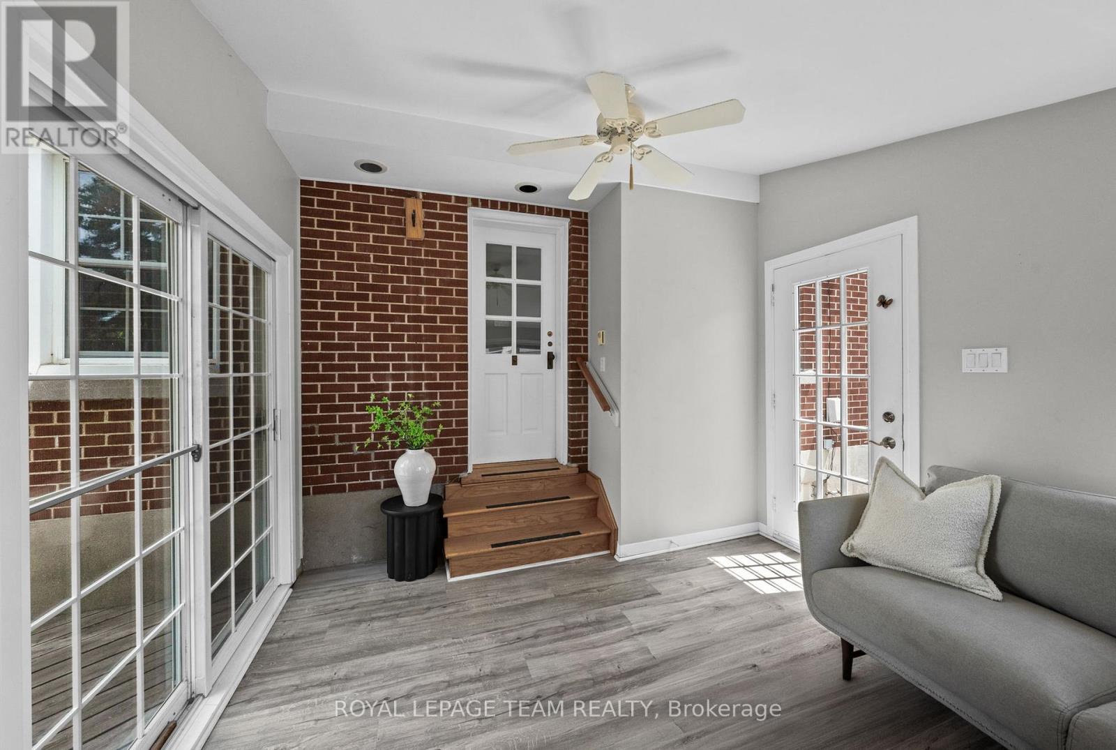 568 GOLDEN AVENUE - 21