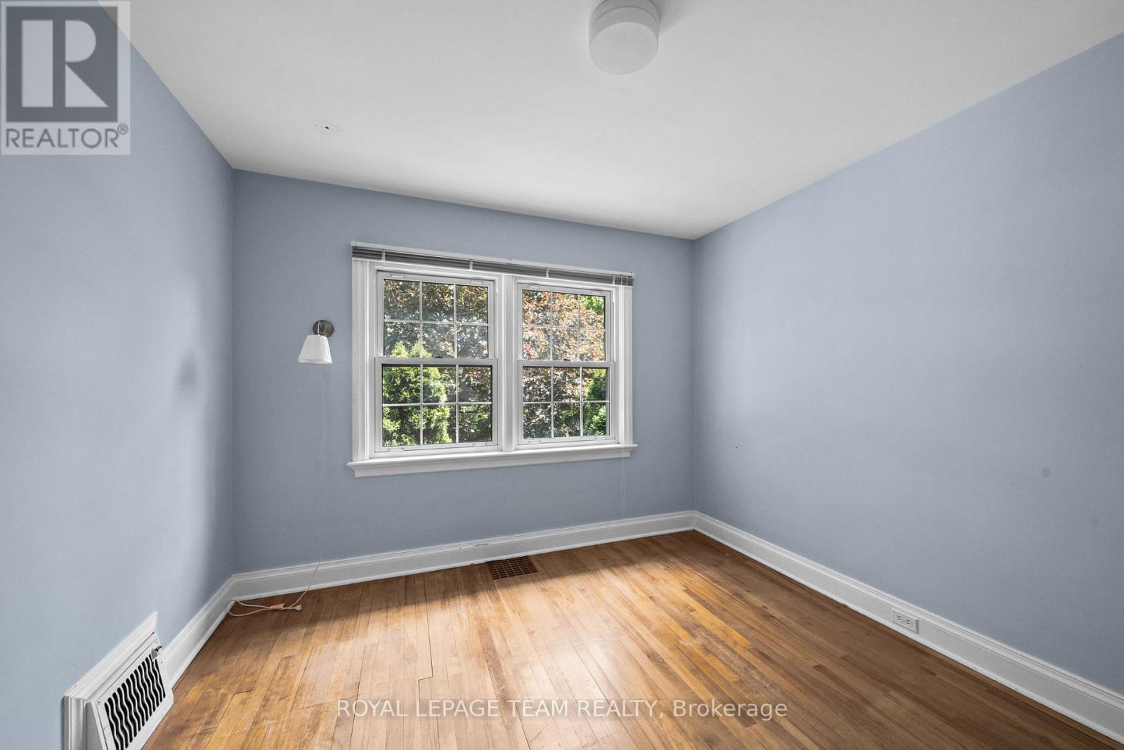 568 GOLDEN AVENUE - 28