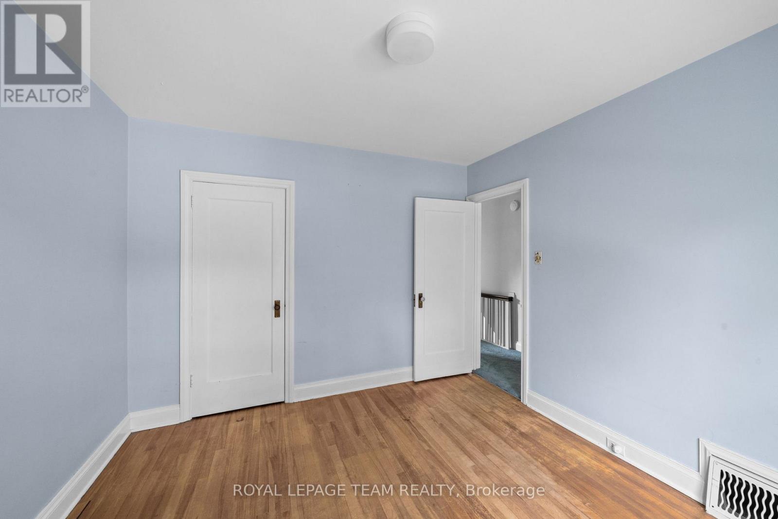 568 GOLDEN AVENUE - 30