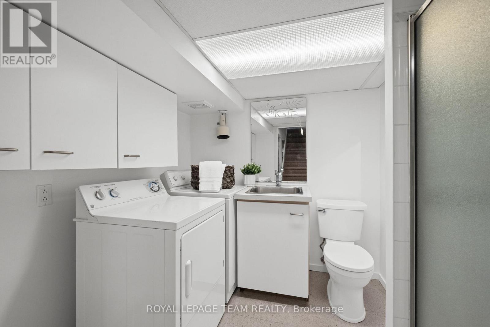 568 GOLDEN AVENUE - 37