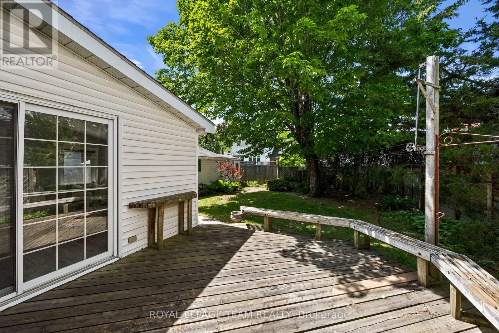 568 GOLDEN AVENUE - 41