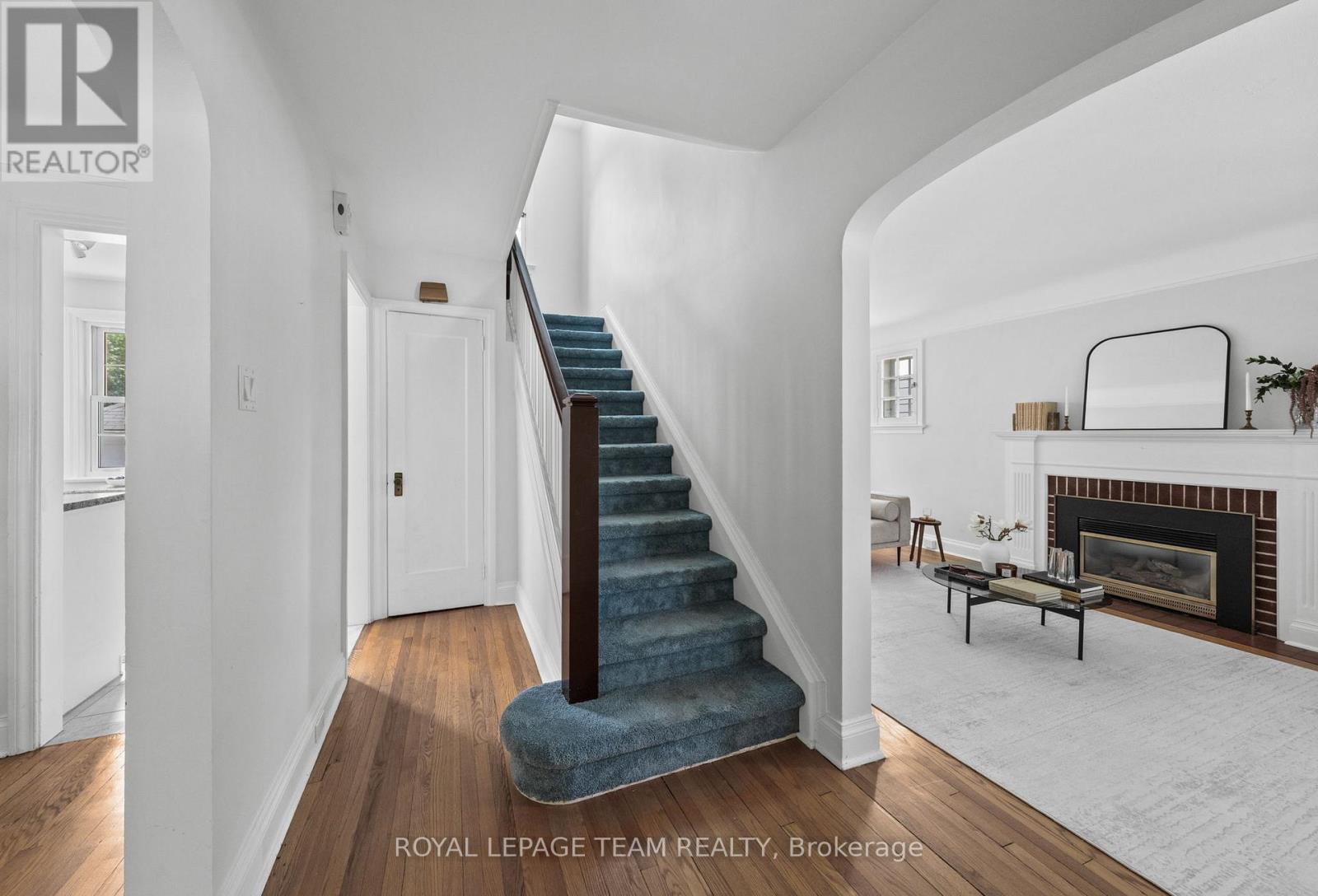 568 GOLDEN AVENUE - 6