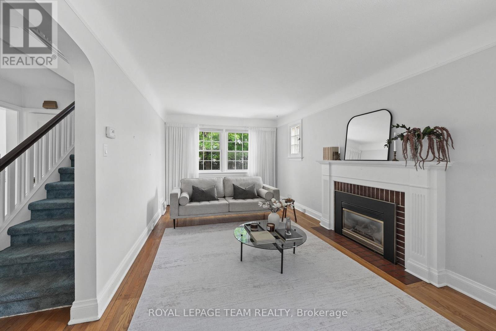 568 GOLDEN AVENUE - 7