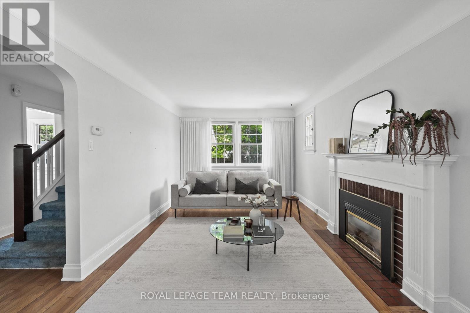 568 GOLDEN AVENUE - 8