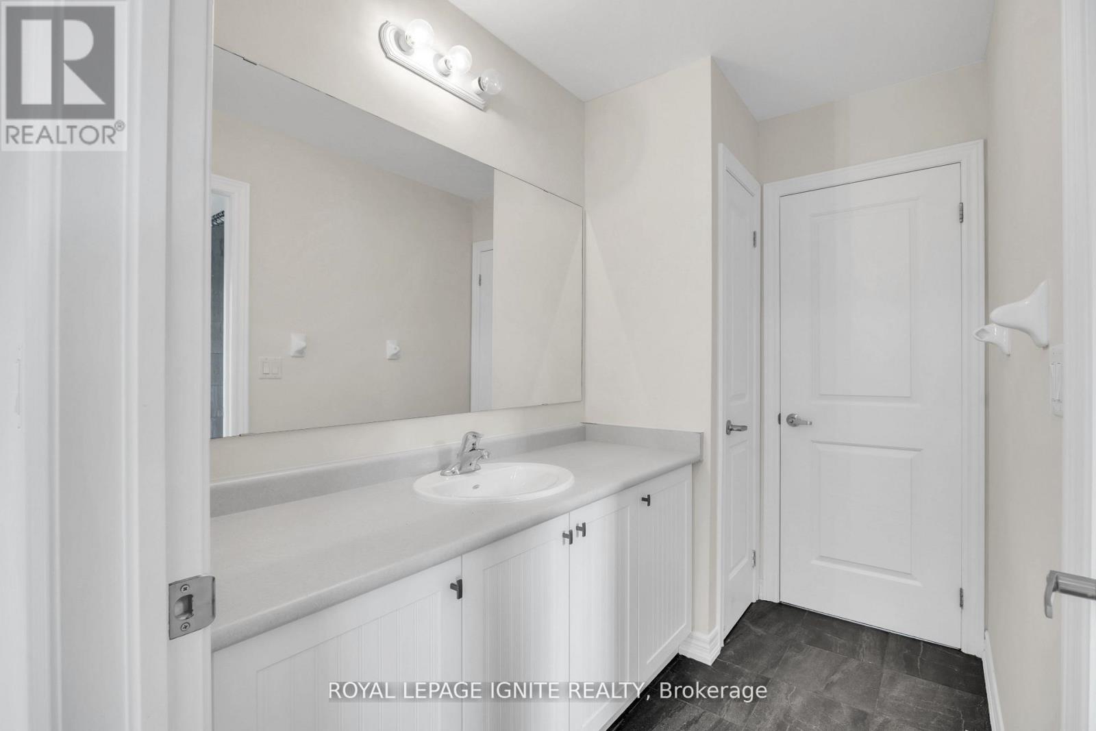83 SUMMER BREEZE DRIVE - 33