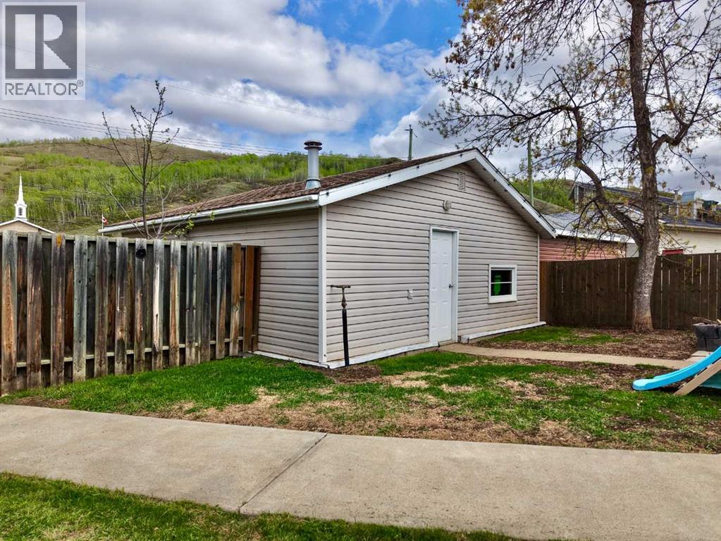 8515 97 Street — photo 9