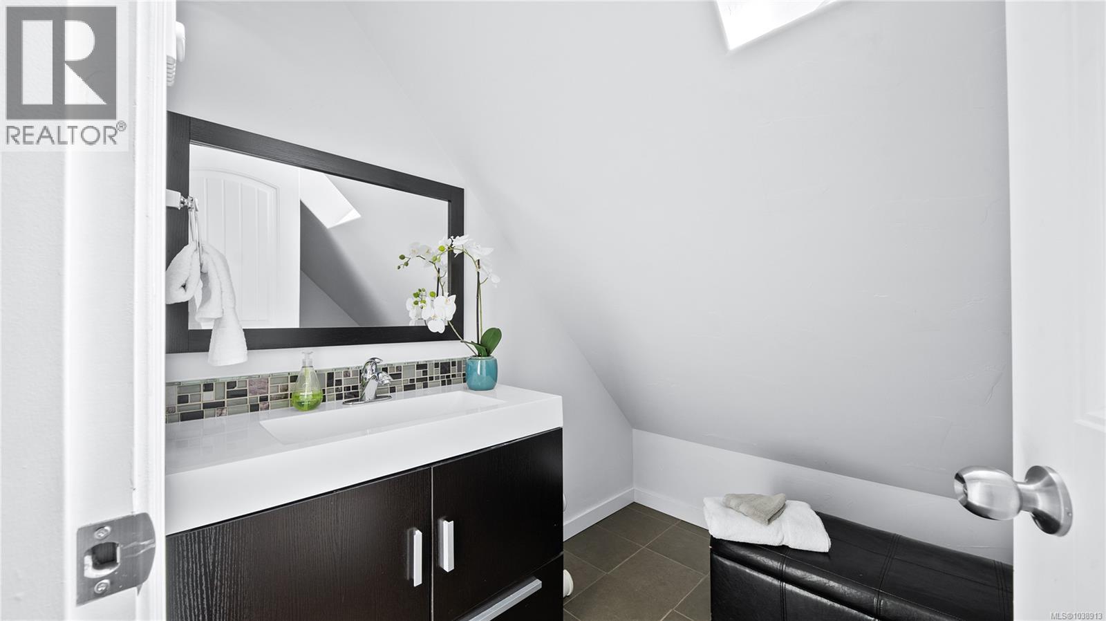  1000 Fashoda Place, Langford