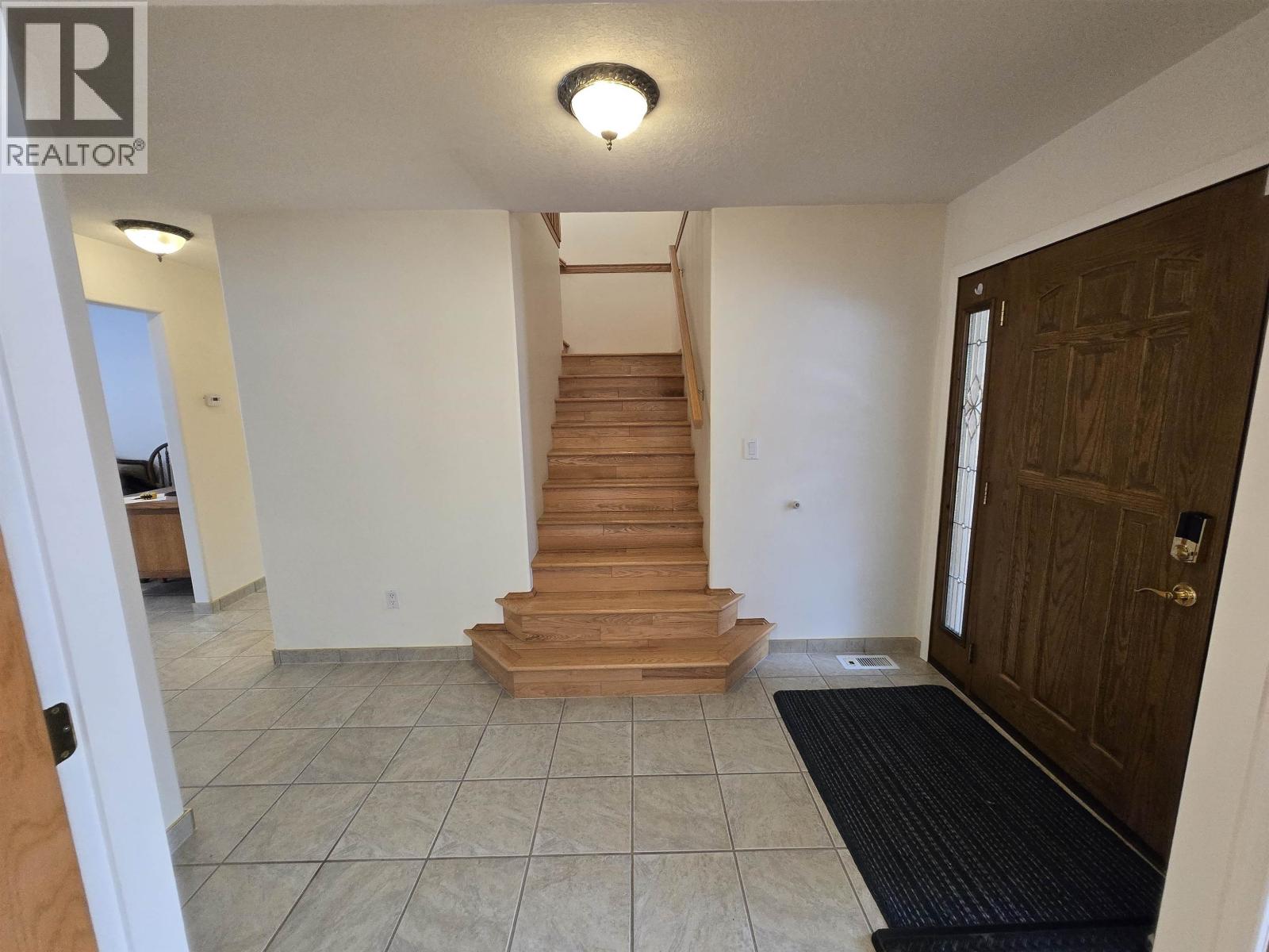 142 LOWE STREET - 8