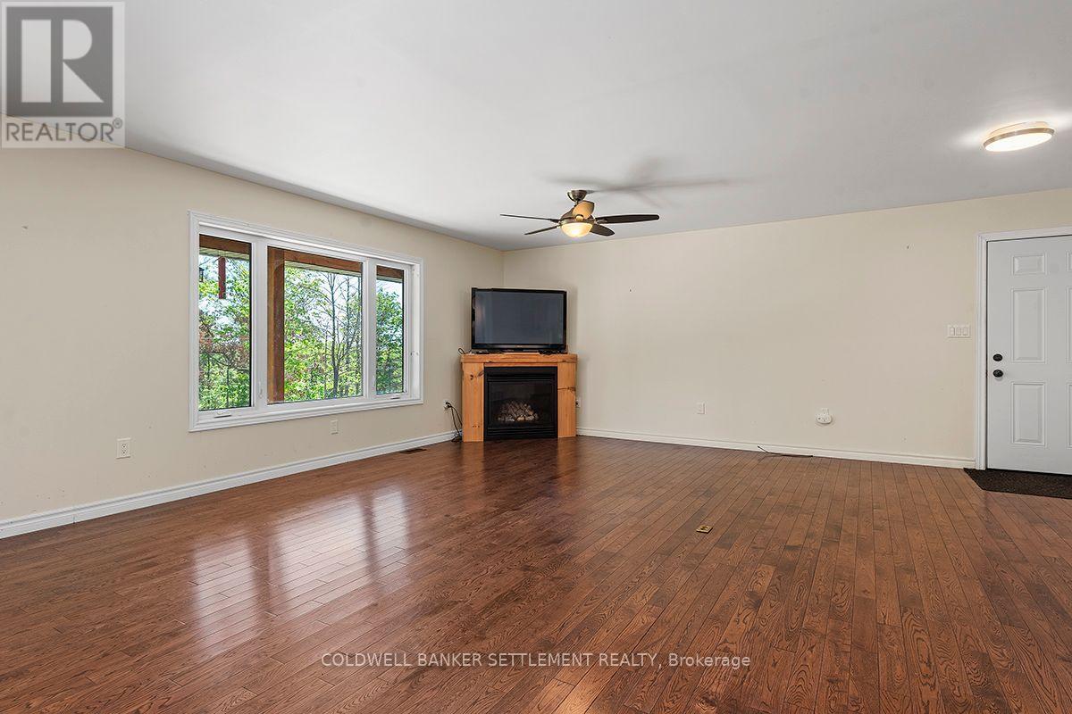 15 REDPATH LANE - 11