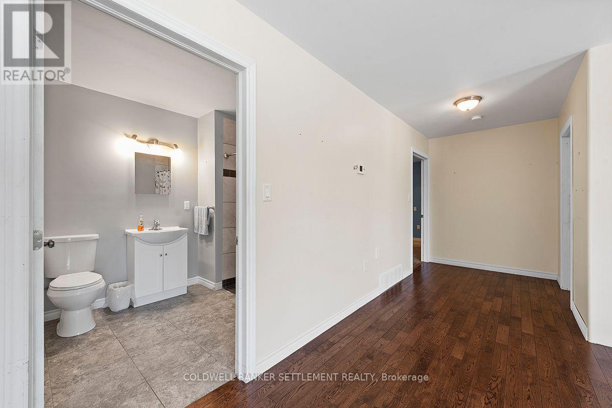 15 REDPATH LANE - 23