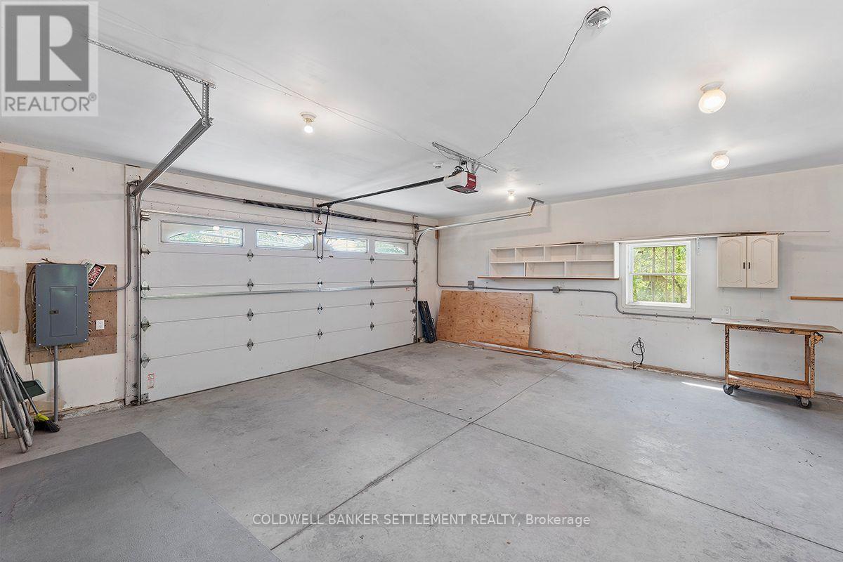 15 REDPATH LANE - 33