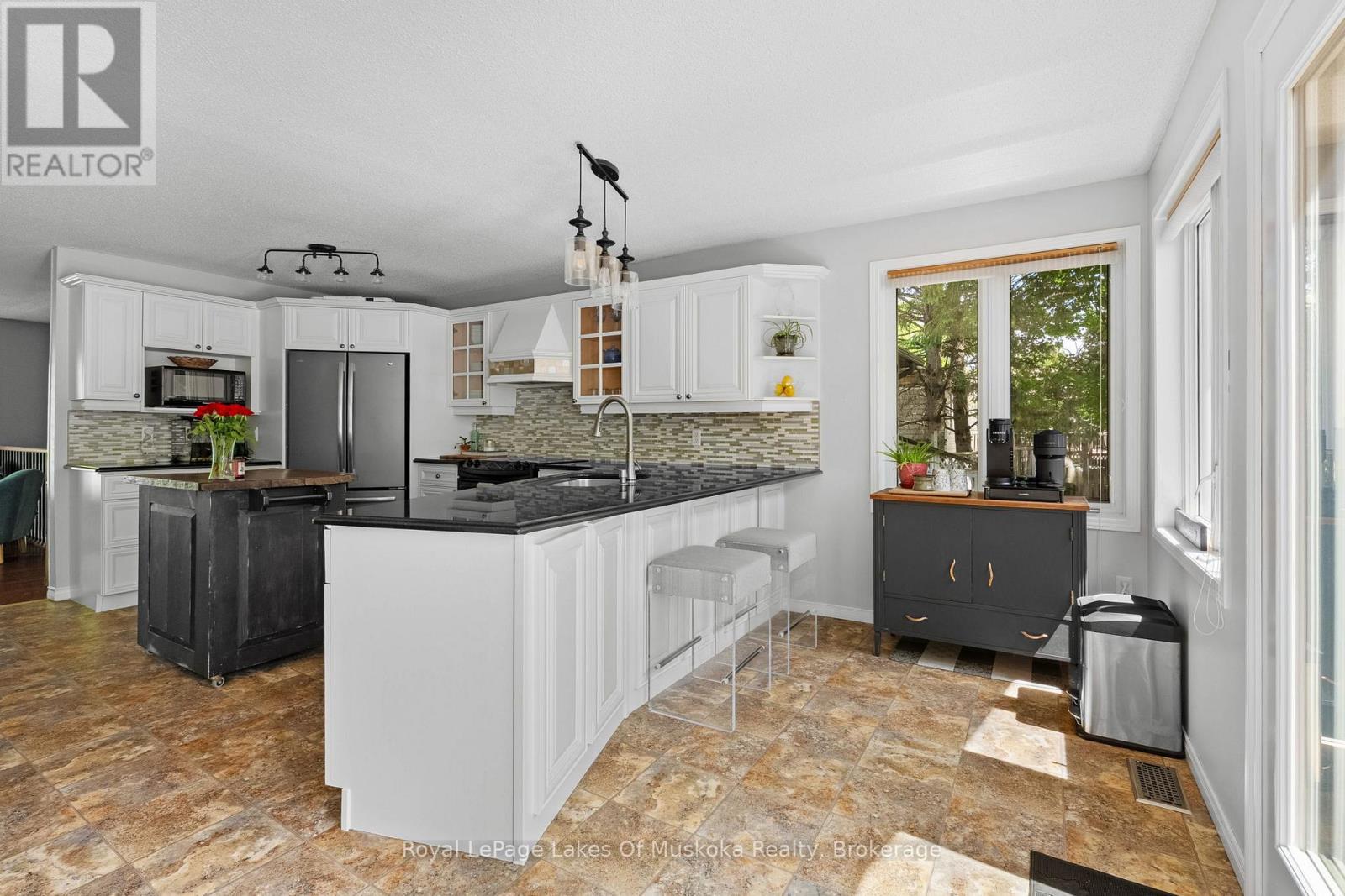 46 MEADOW HEIGHTS DRIVE - 10