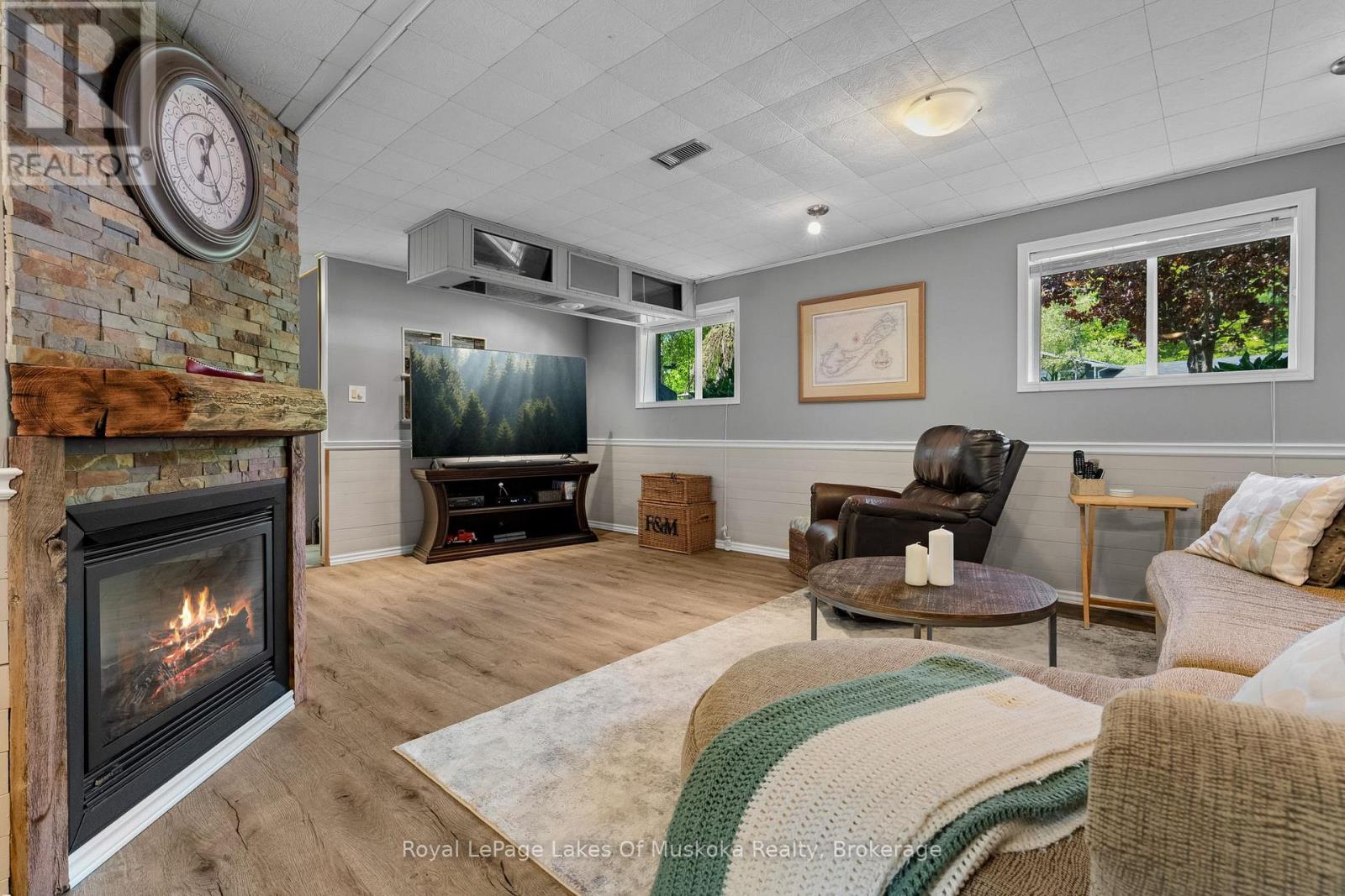 46 MEADOW HEIGHTS DRIVE - 21