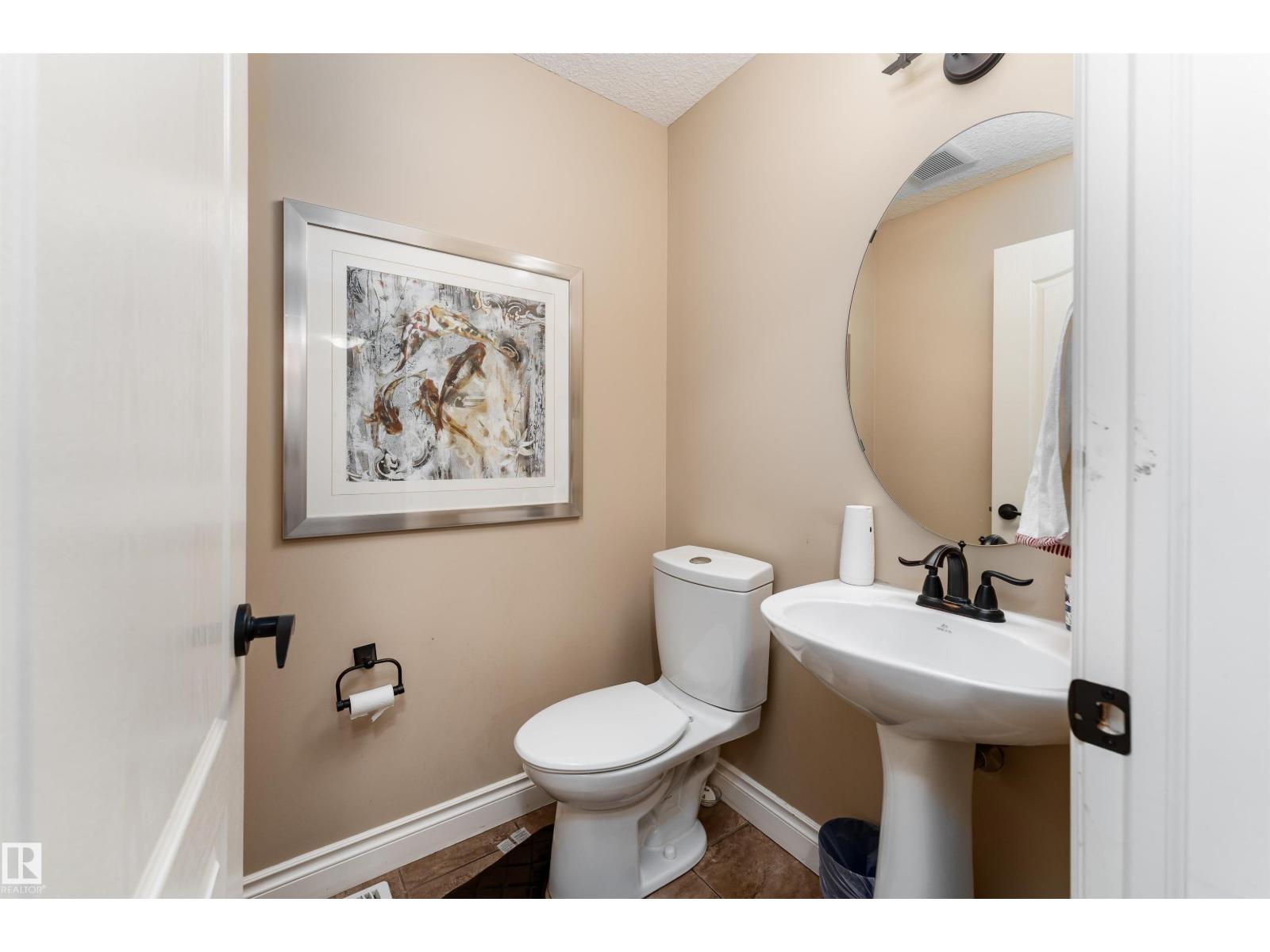729 37A AV NW - 18