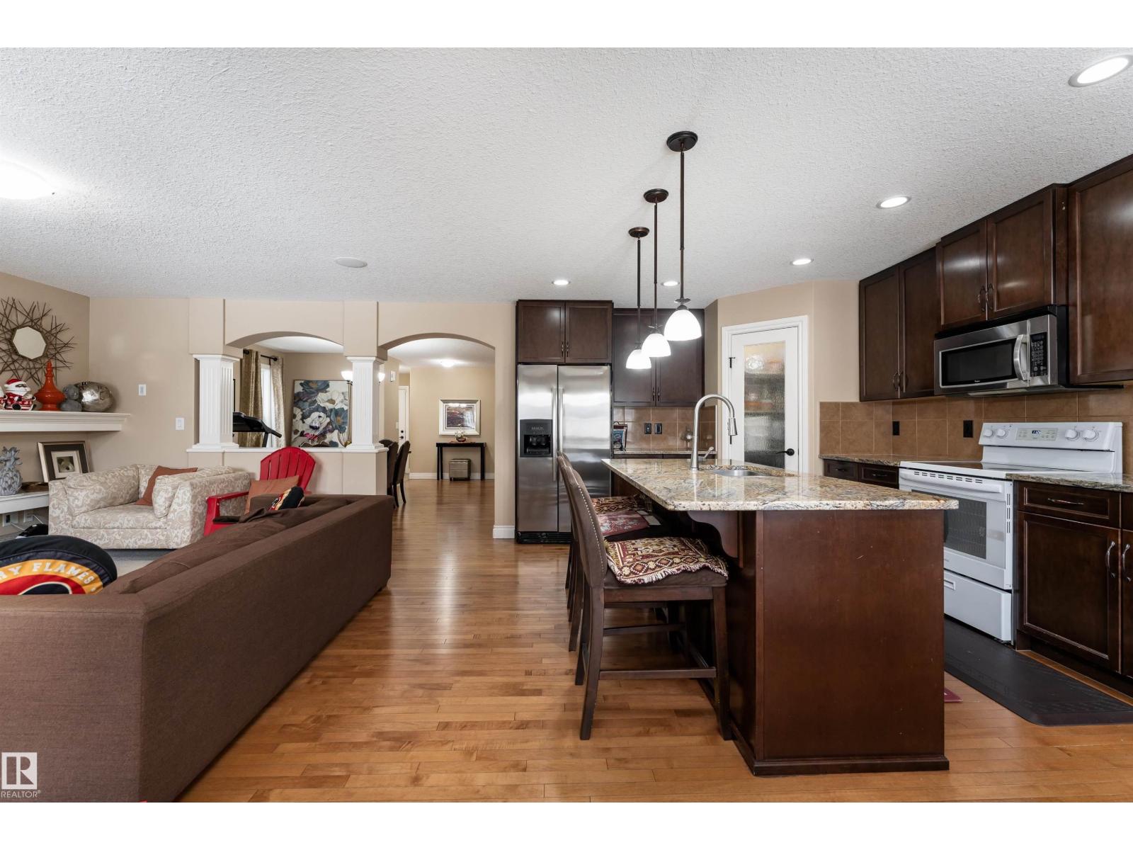 729 37A AV NW - Image 2