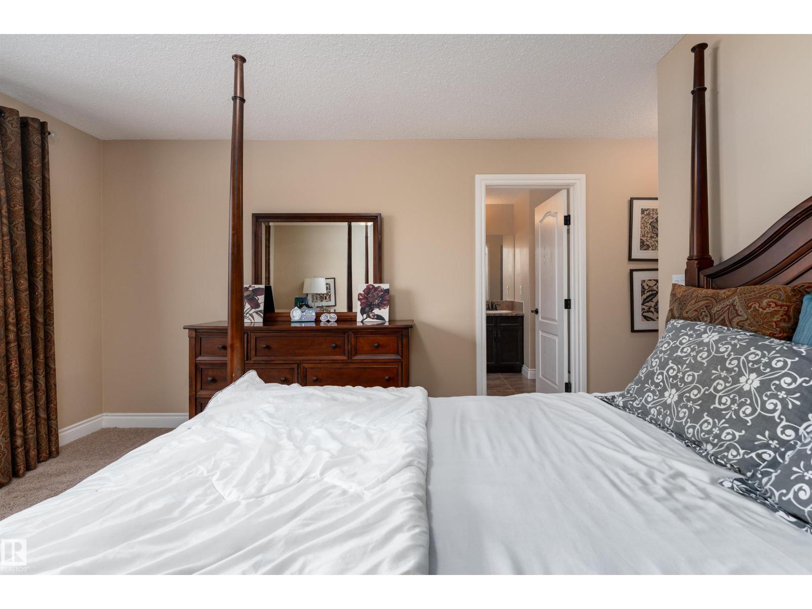 729 37A AV NW - 24
