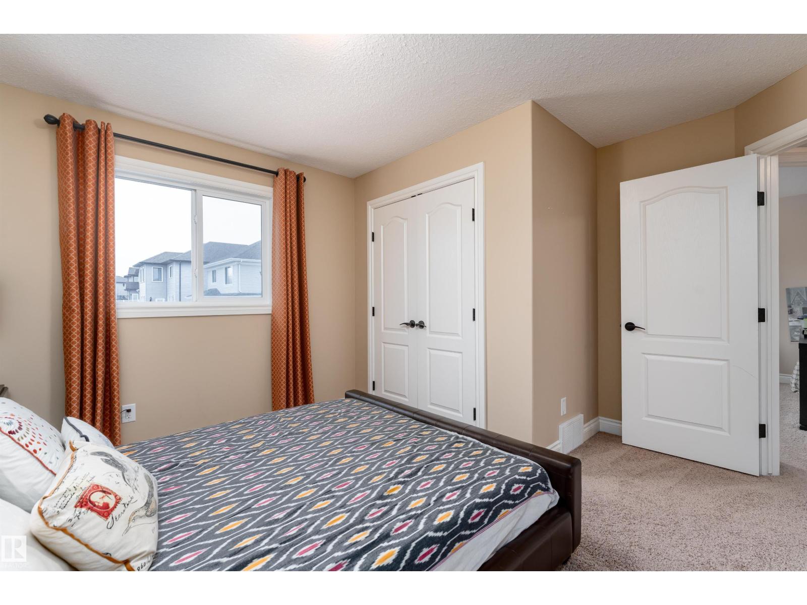 729 37A AV NW - 31