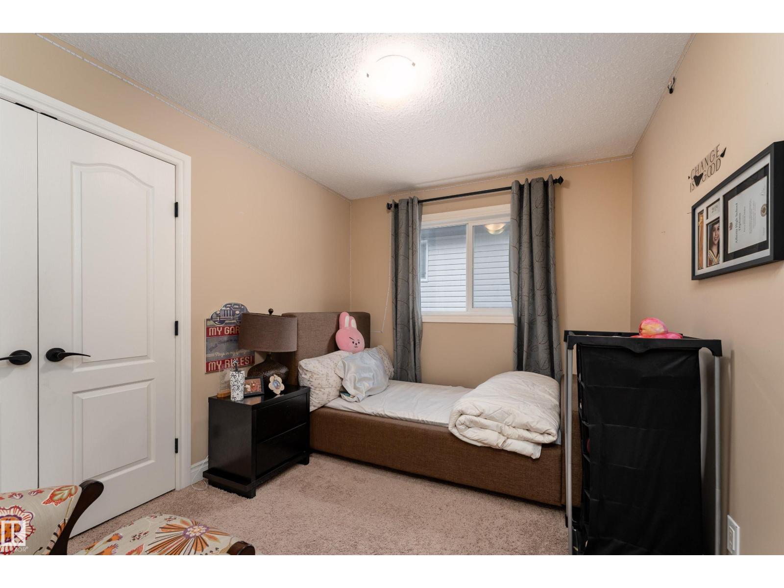 729 37A AV NW - 35