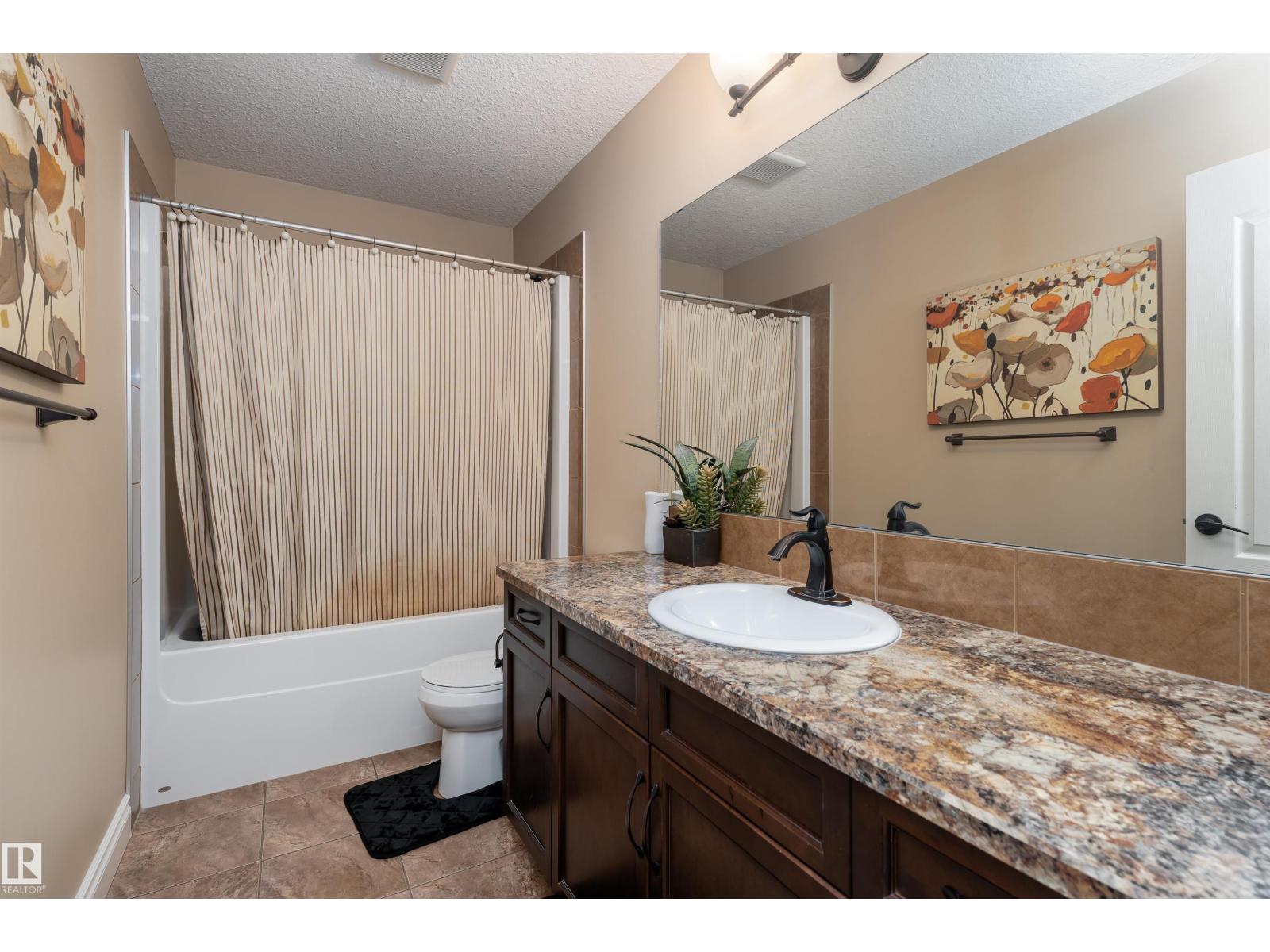729 37A AV NW - 37
