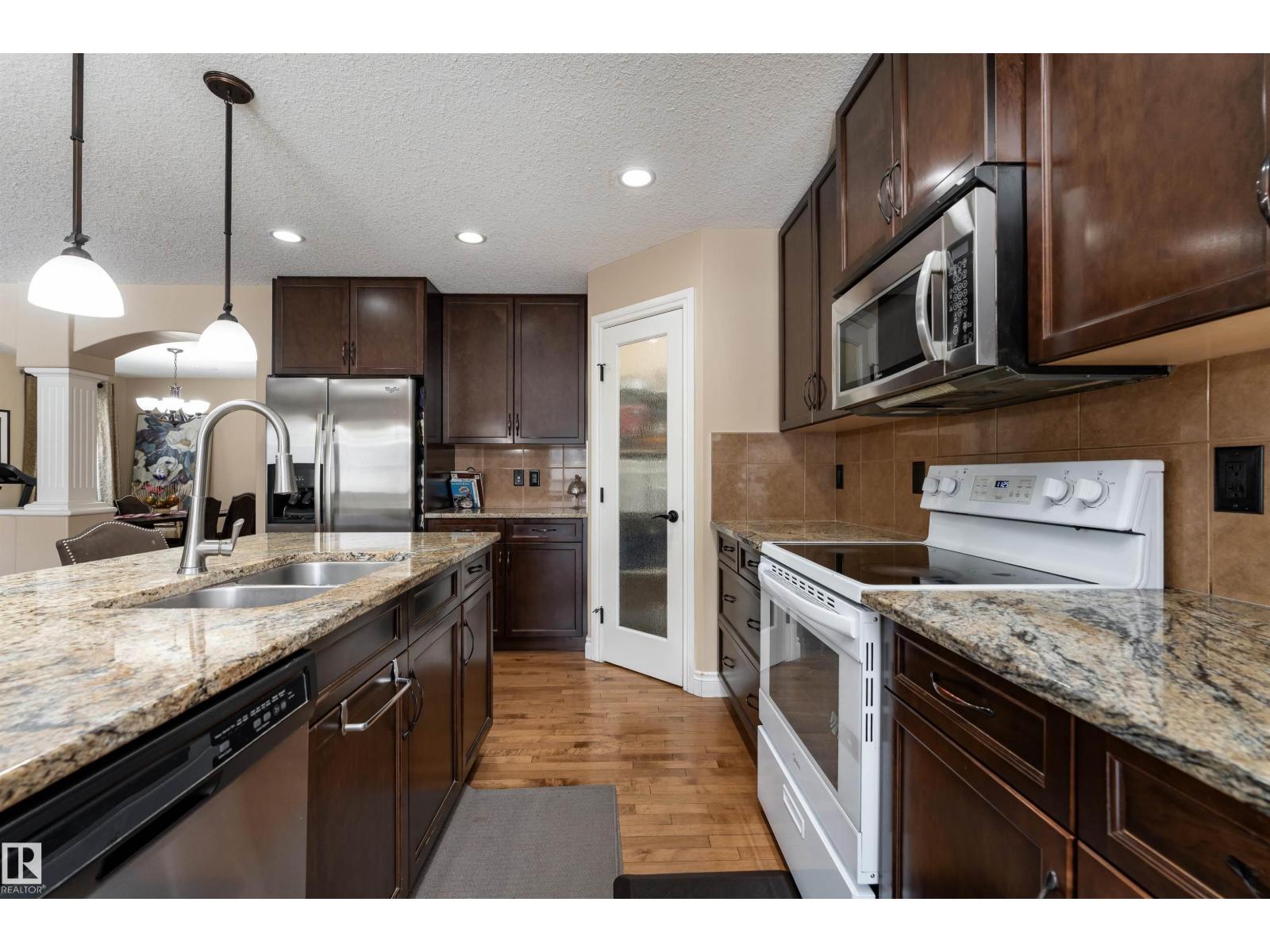 729 37A AV NW - 4
