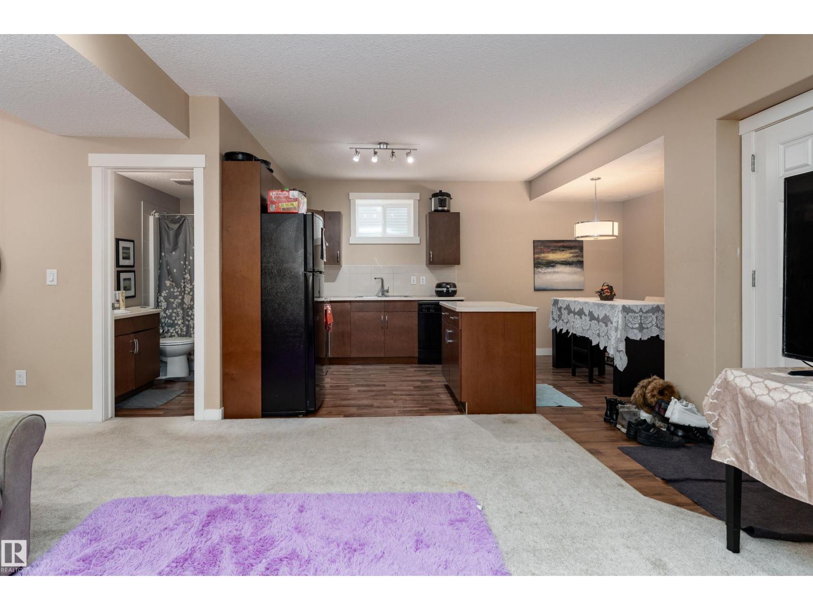 729 37A AV NW - 45