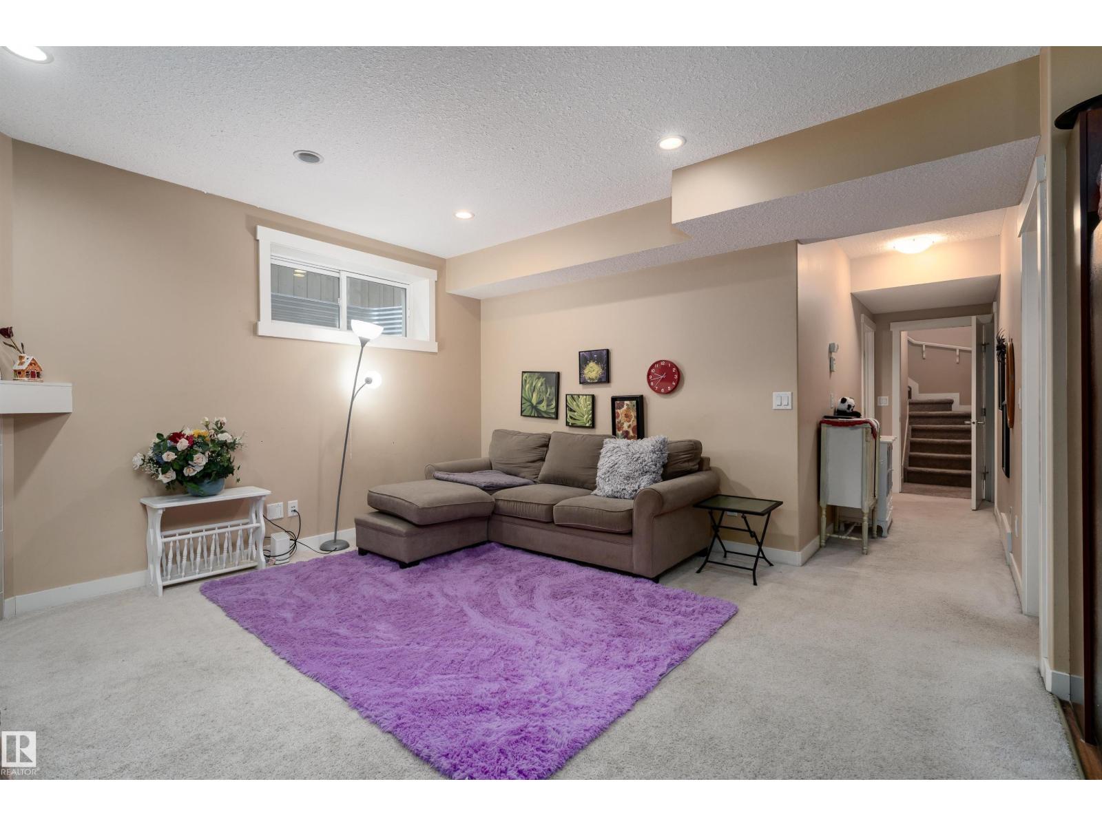 729 37A AV NW - 46