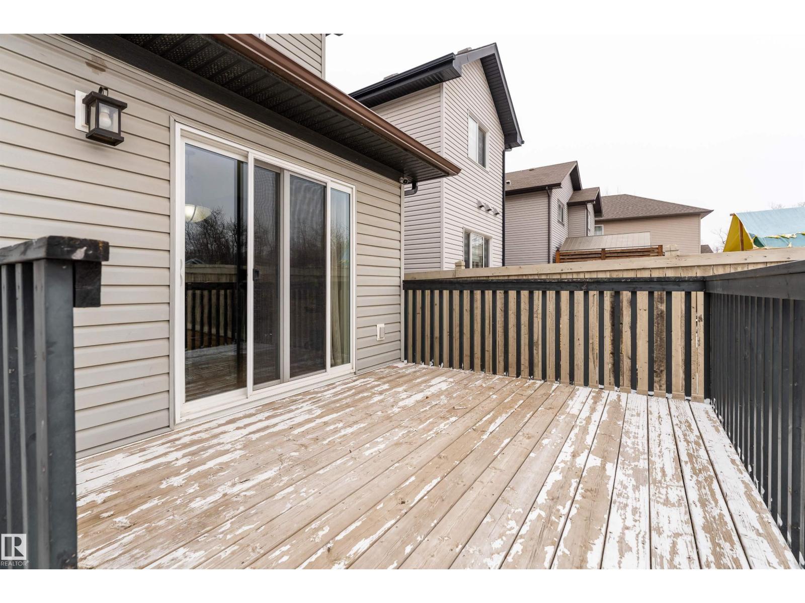 729 37A AV NW - 53