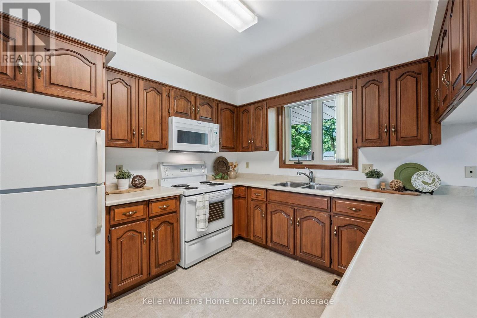 434 ST GEORGE STREET E - 14