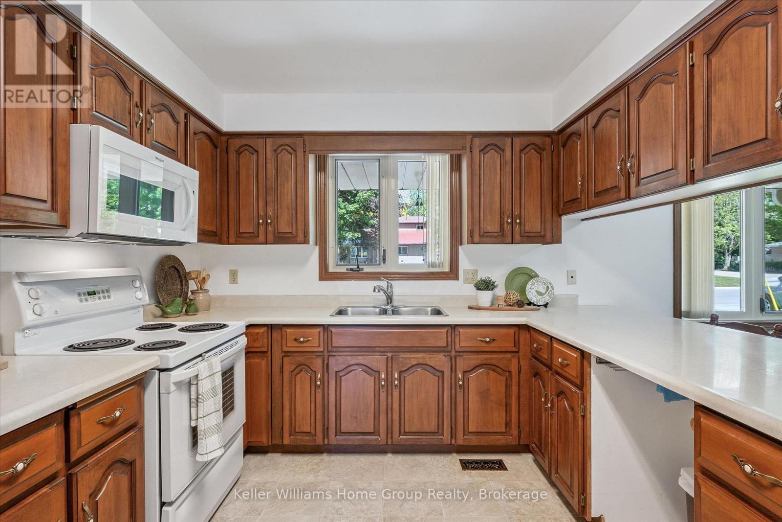 434 ST GEORGE STREET E - 15