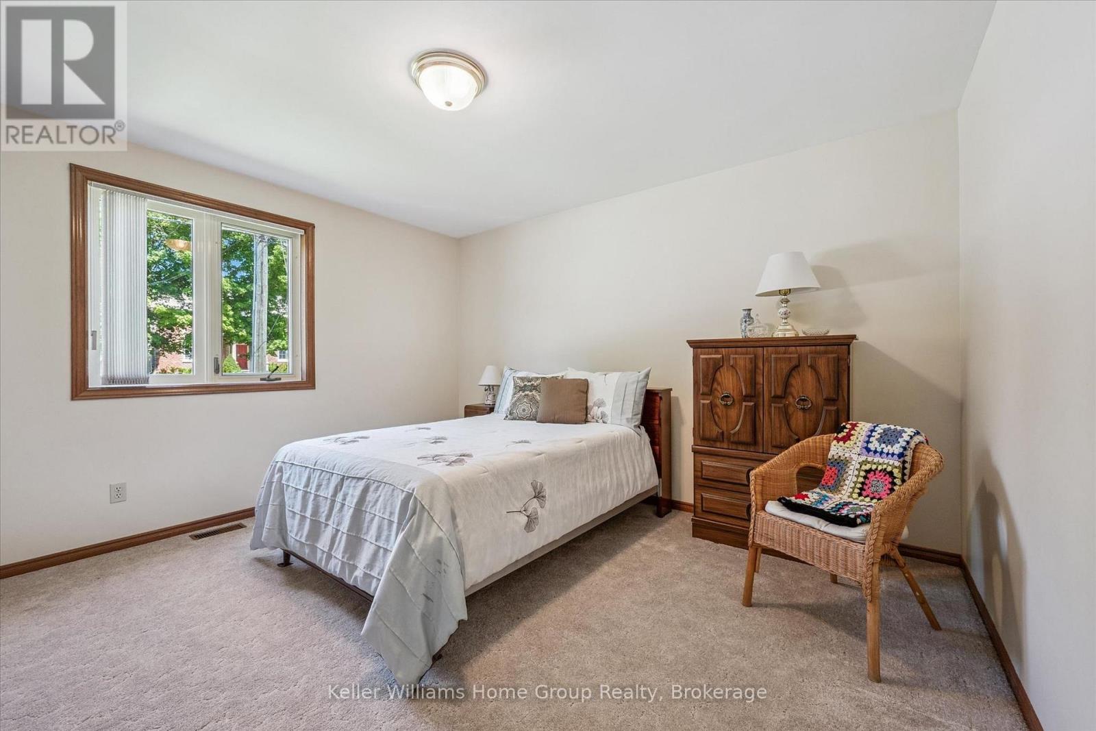 434 ST GEORGE STREET E - 23