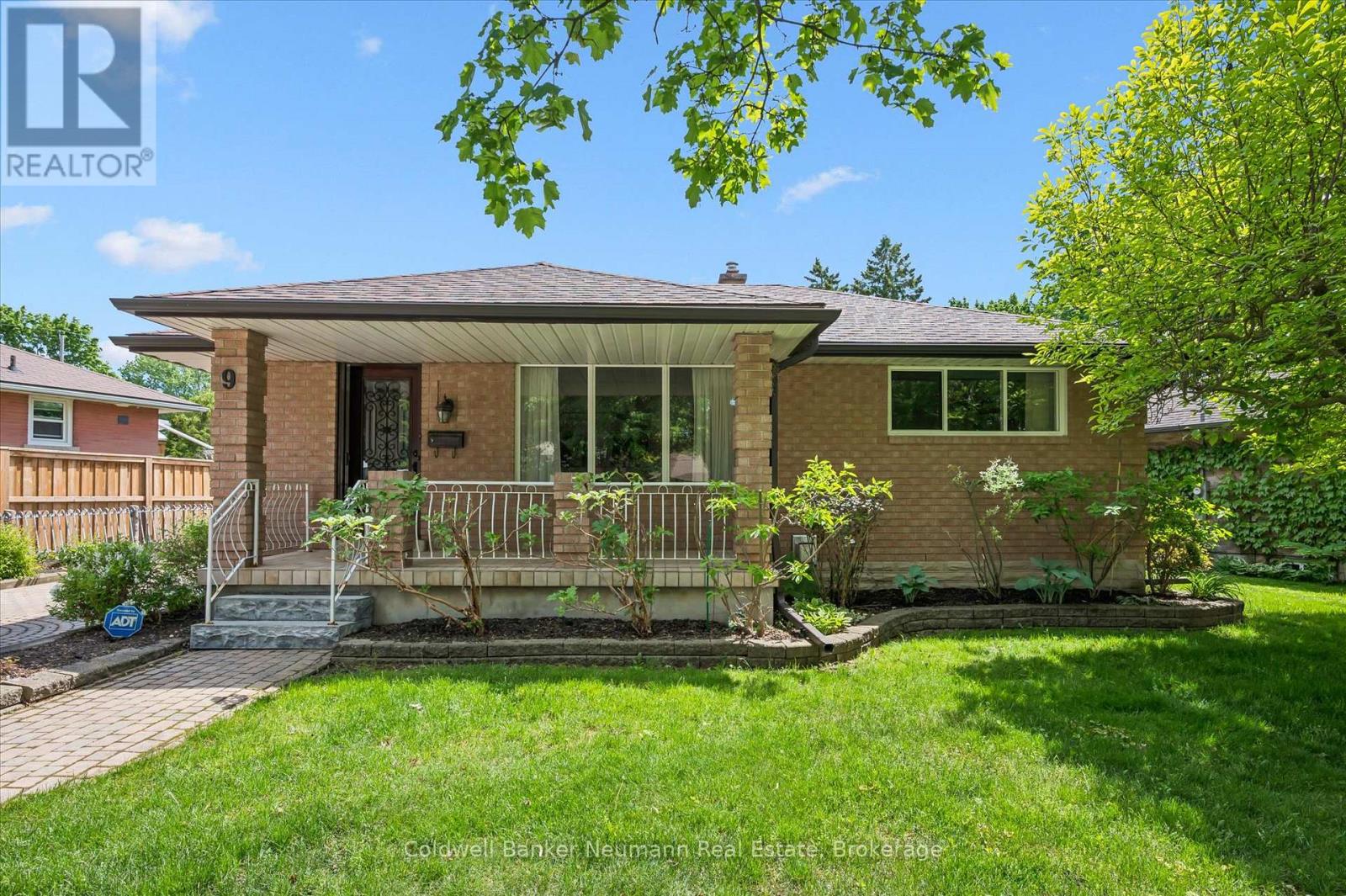 9 OTTAWA CRESCENT - 1