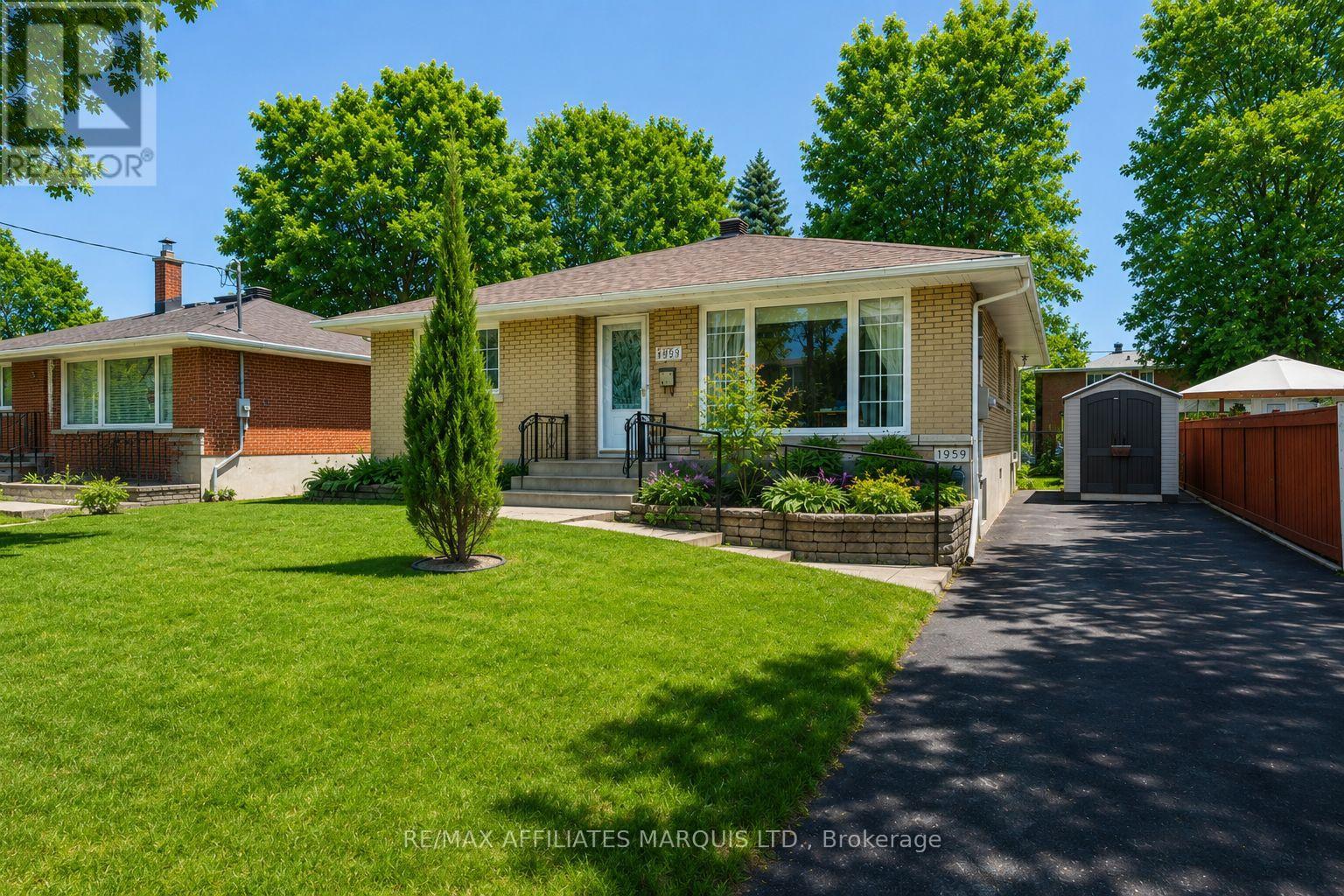 1220 CASWELL CRESCENT - 1
