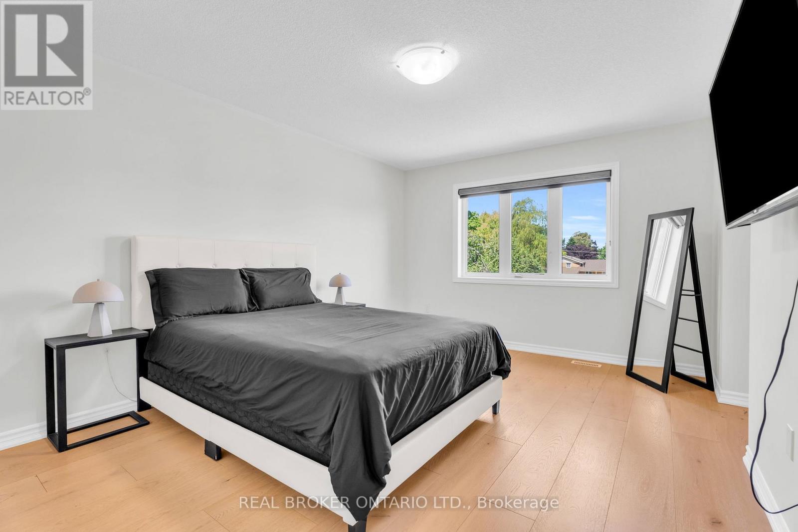 125 WERRY AVENUE - 24