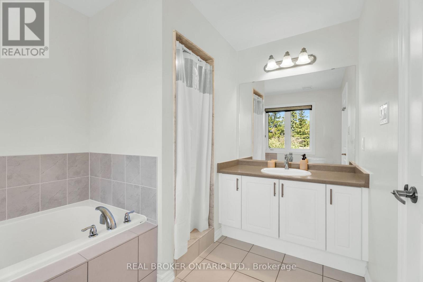 125 WERRY AVENUE - 27