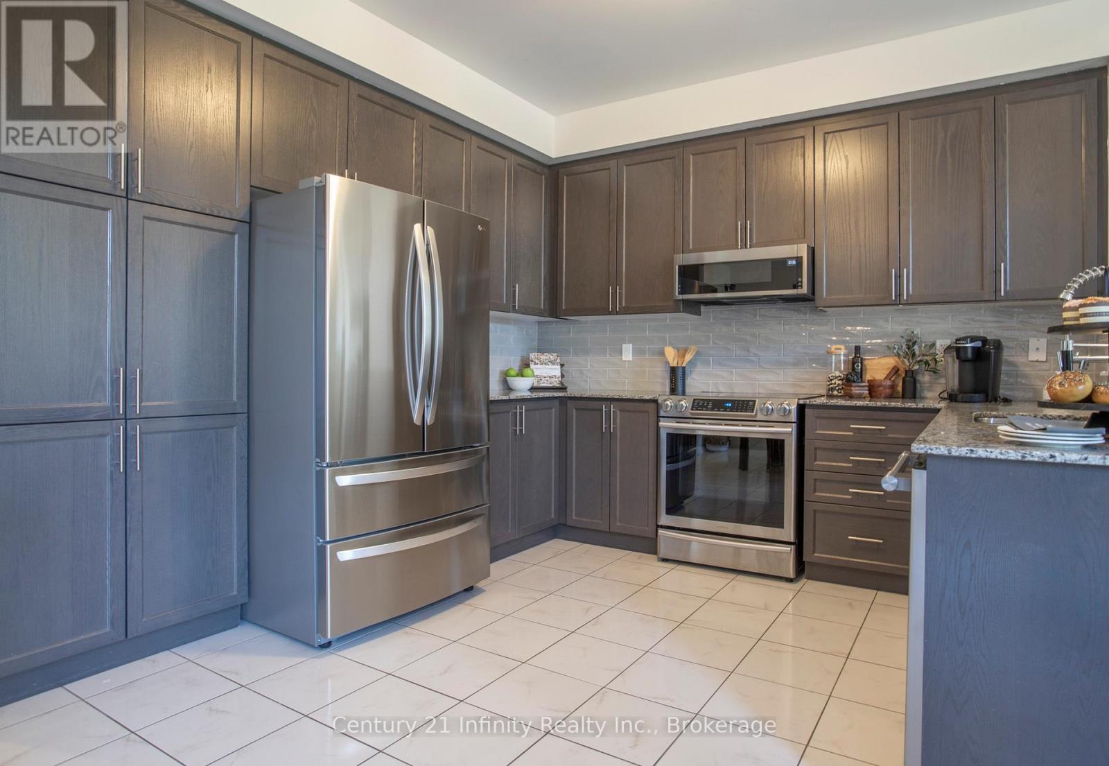 1020 BYRON STREET N - 15
