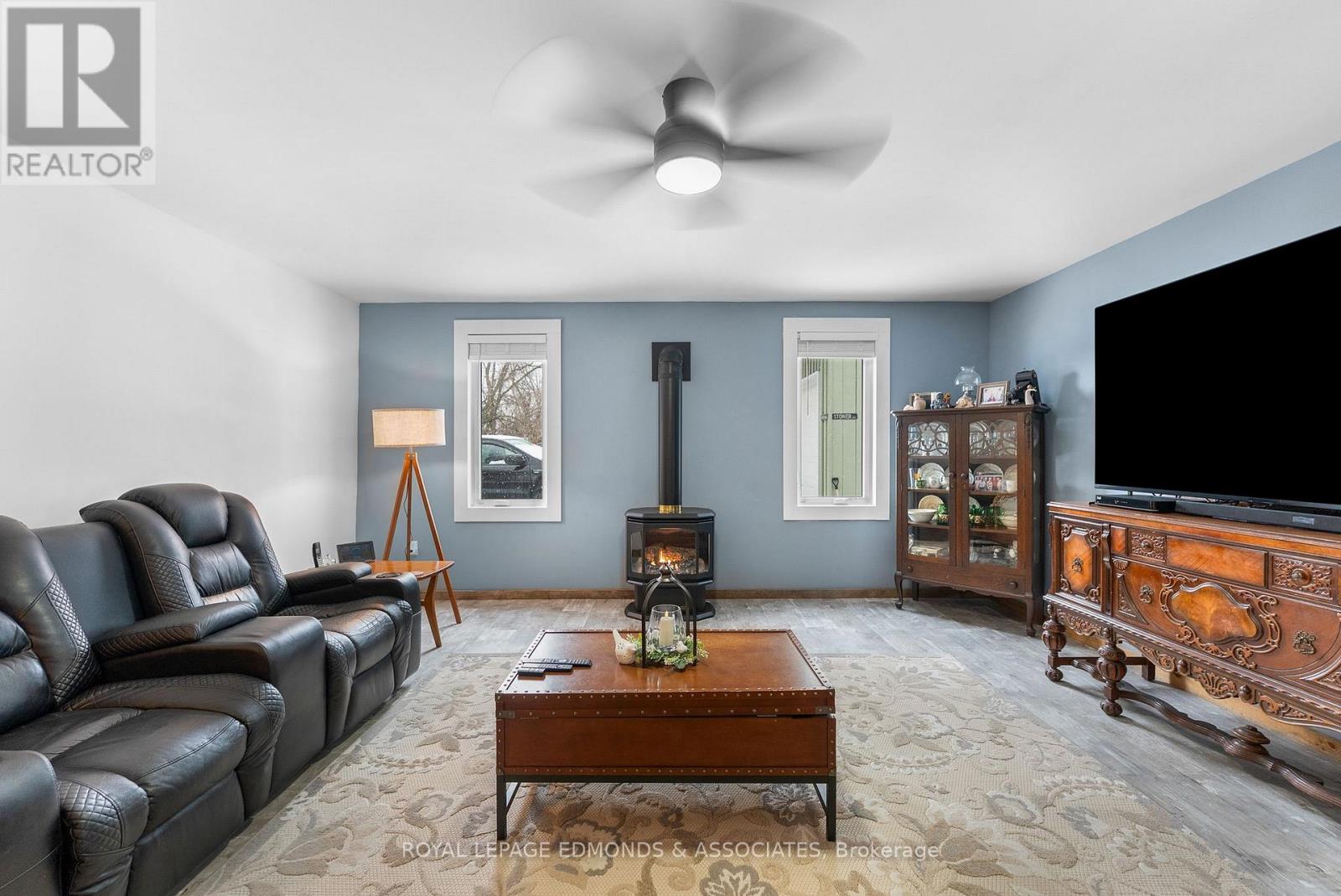 2061 KERR LINE - 20