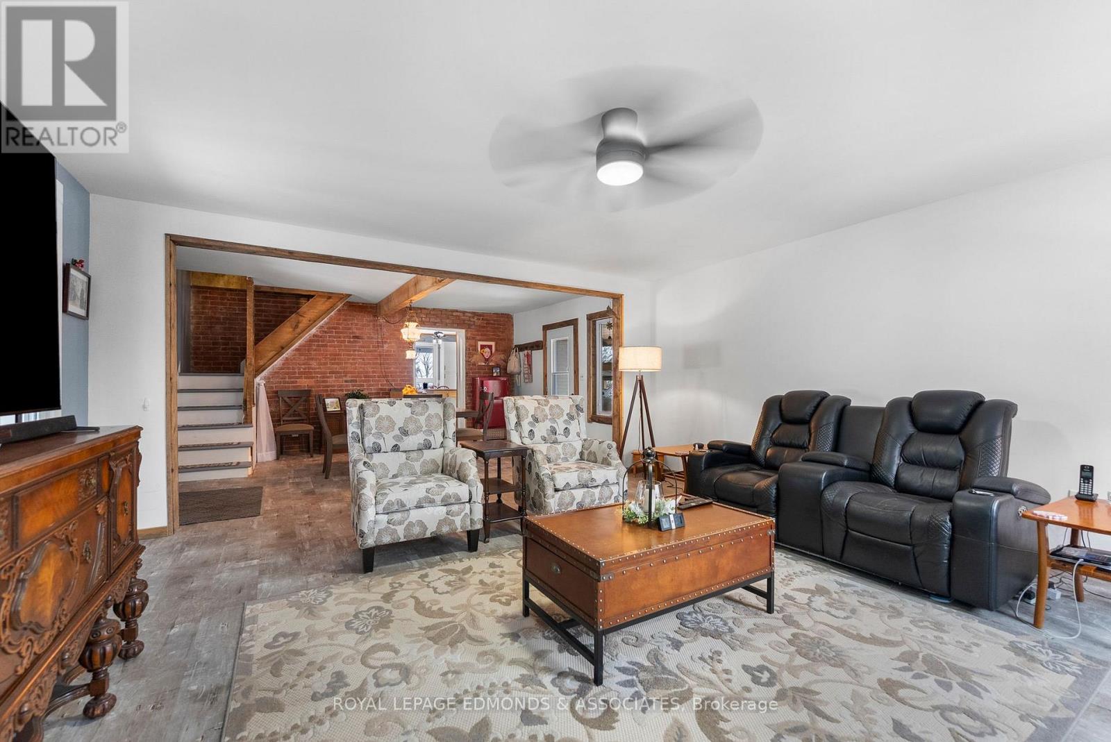 2061 KERR LINE - 22