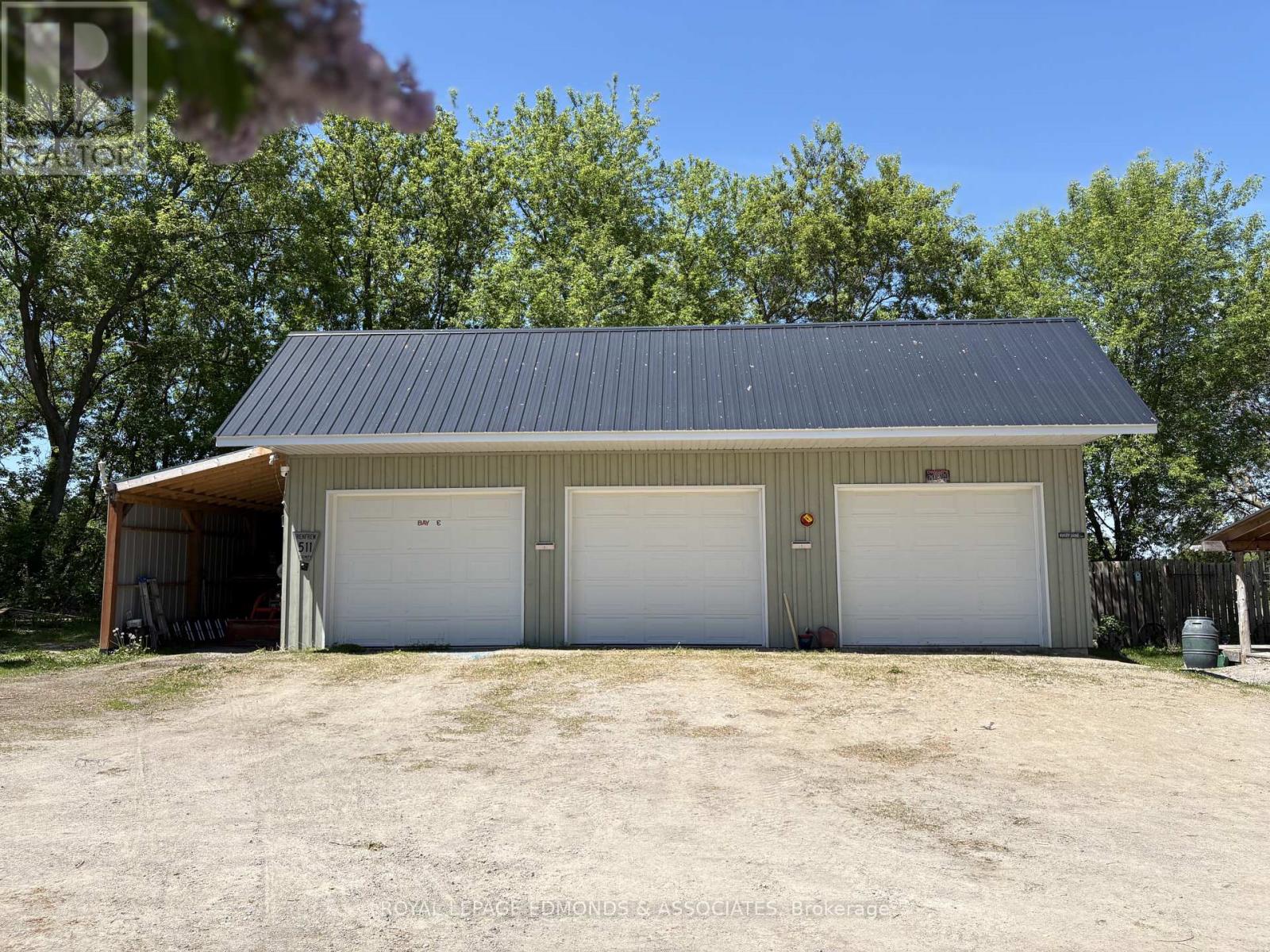 2061 KERR LINE - 4