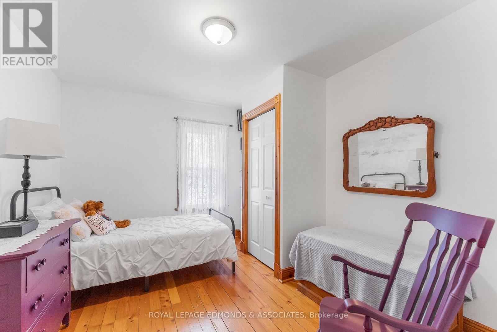 2061 KERR LINE - 32