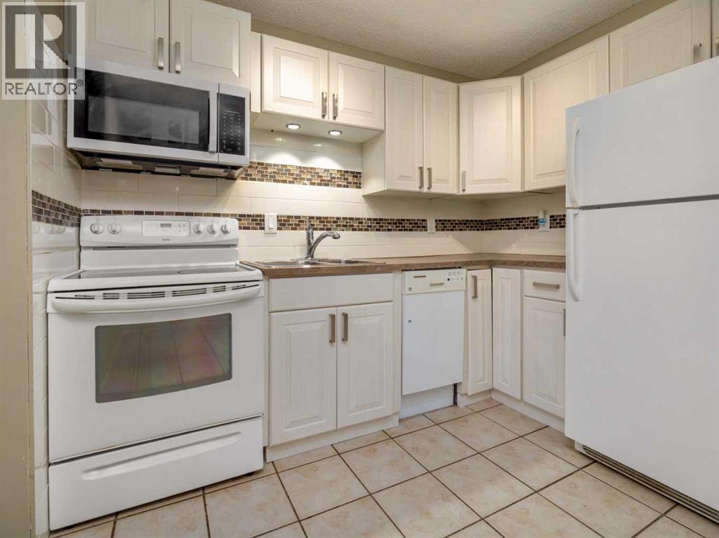 #1 269 Laval Boulevard W - 13