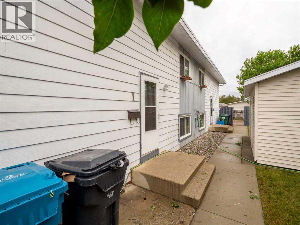 #1 269 Laval Boulevard W - 36
