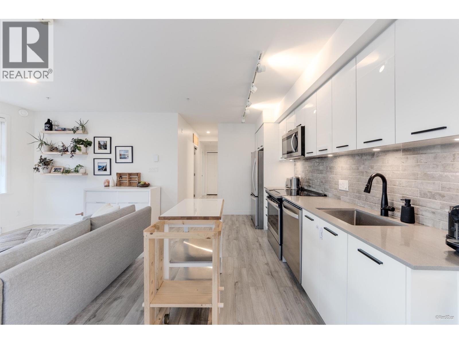 602 38013 THIRD AVENUE, Squamish