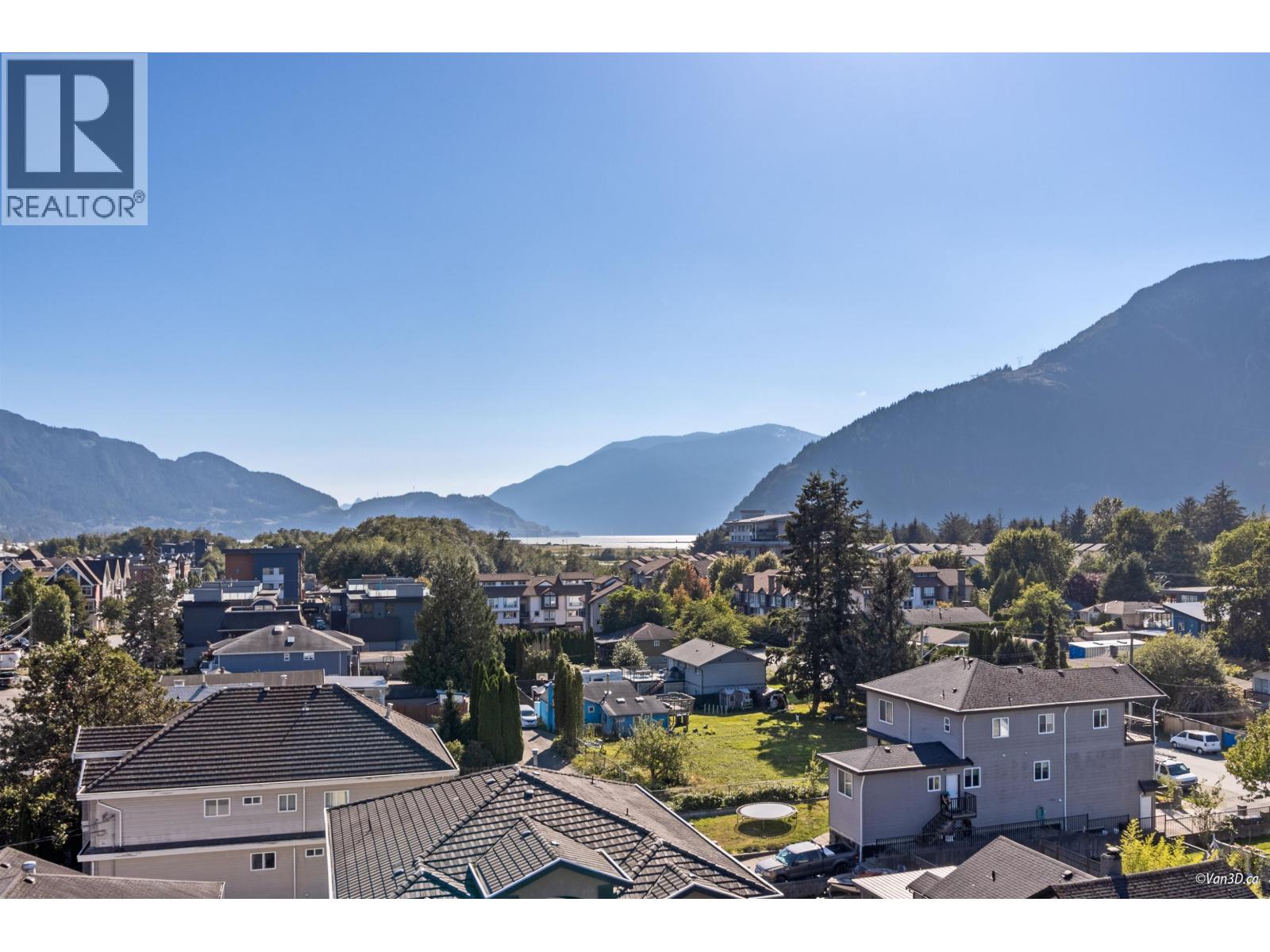 602 38013 THIRD AVENUE, Squamish