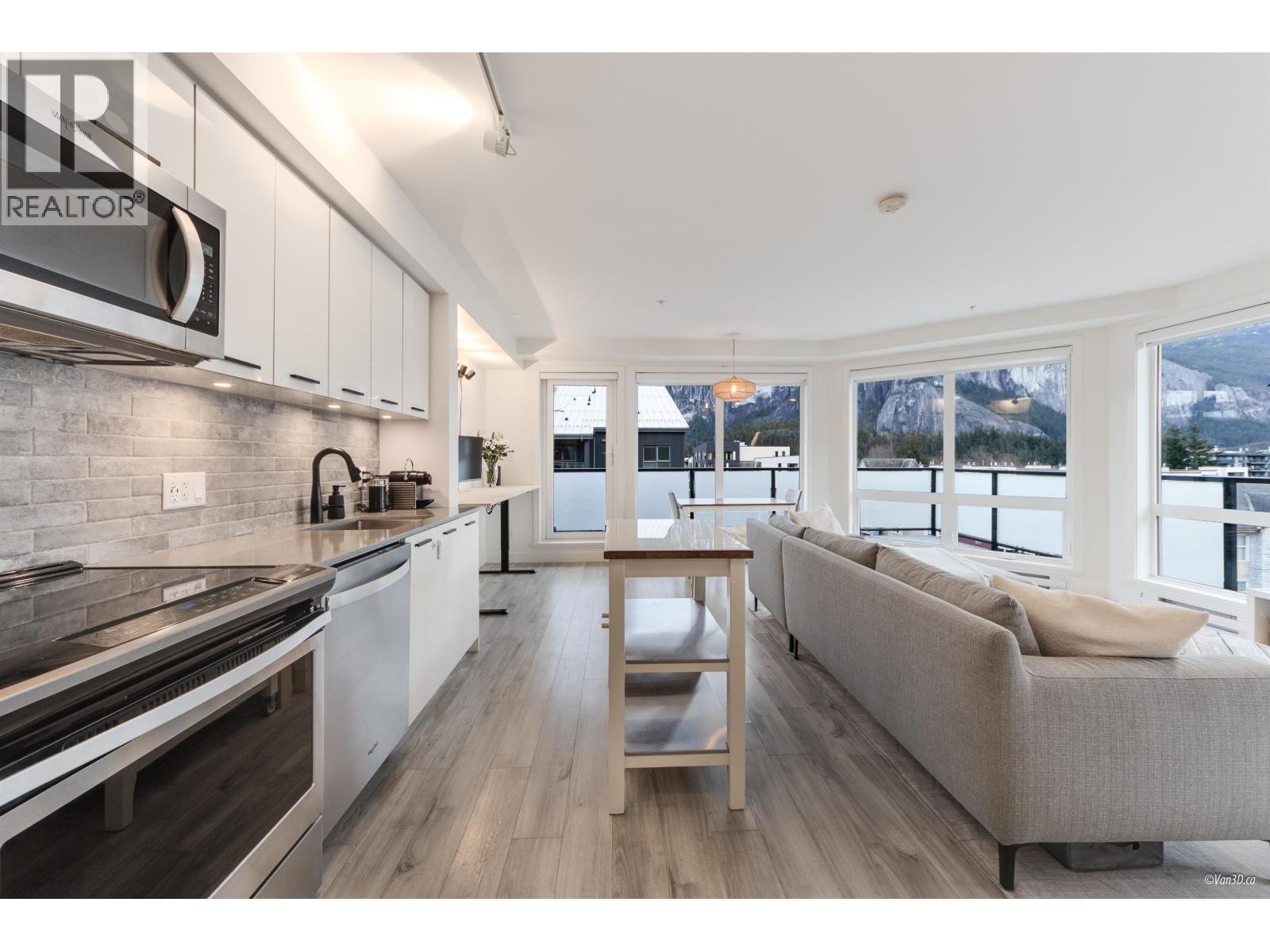 602 38013 THIRD AVENUE, Squamish