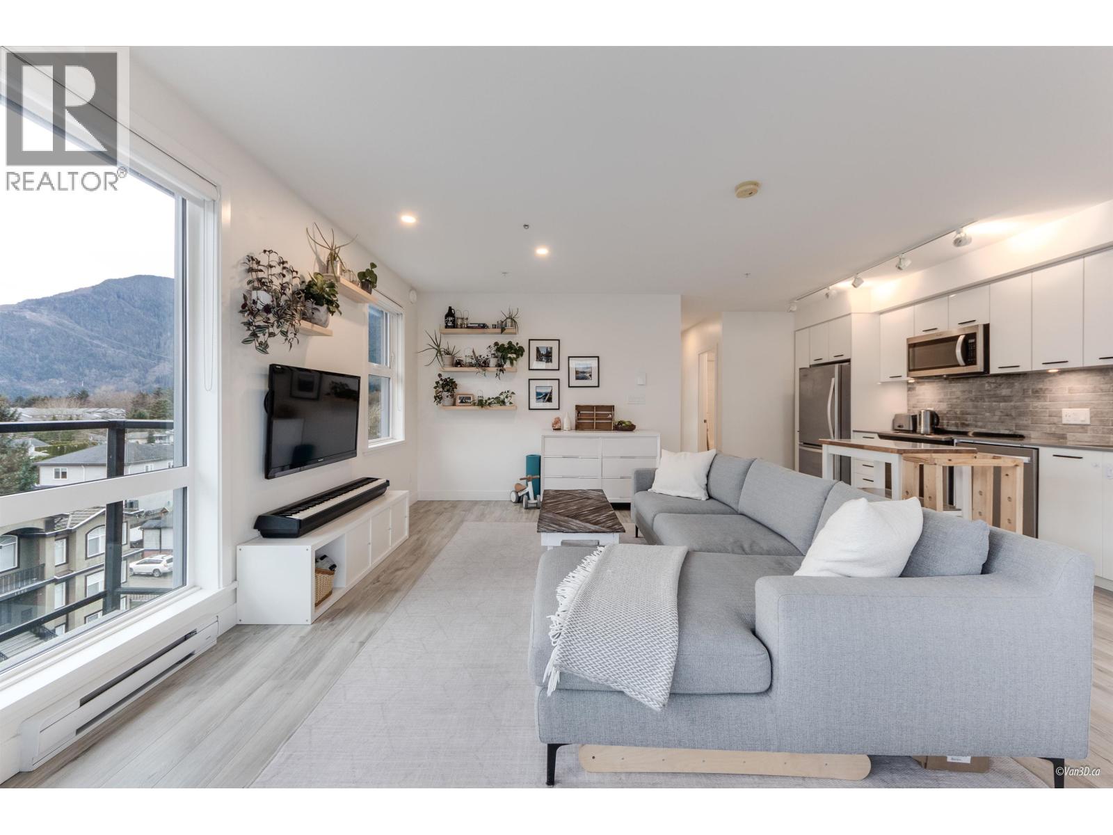 602 38013 THIRD AVENUE, Squamish