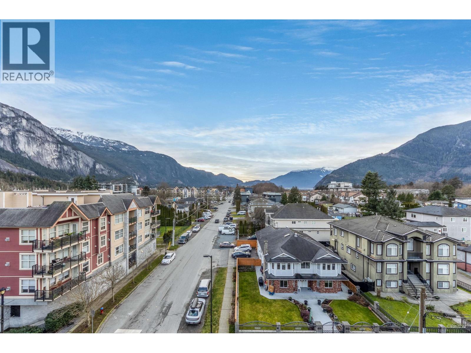 602 38013 THIRD AVENUE, Squamish