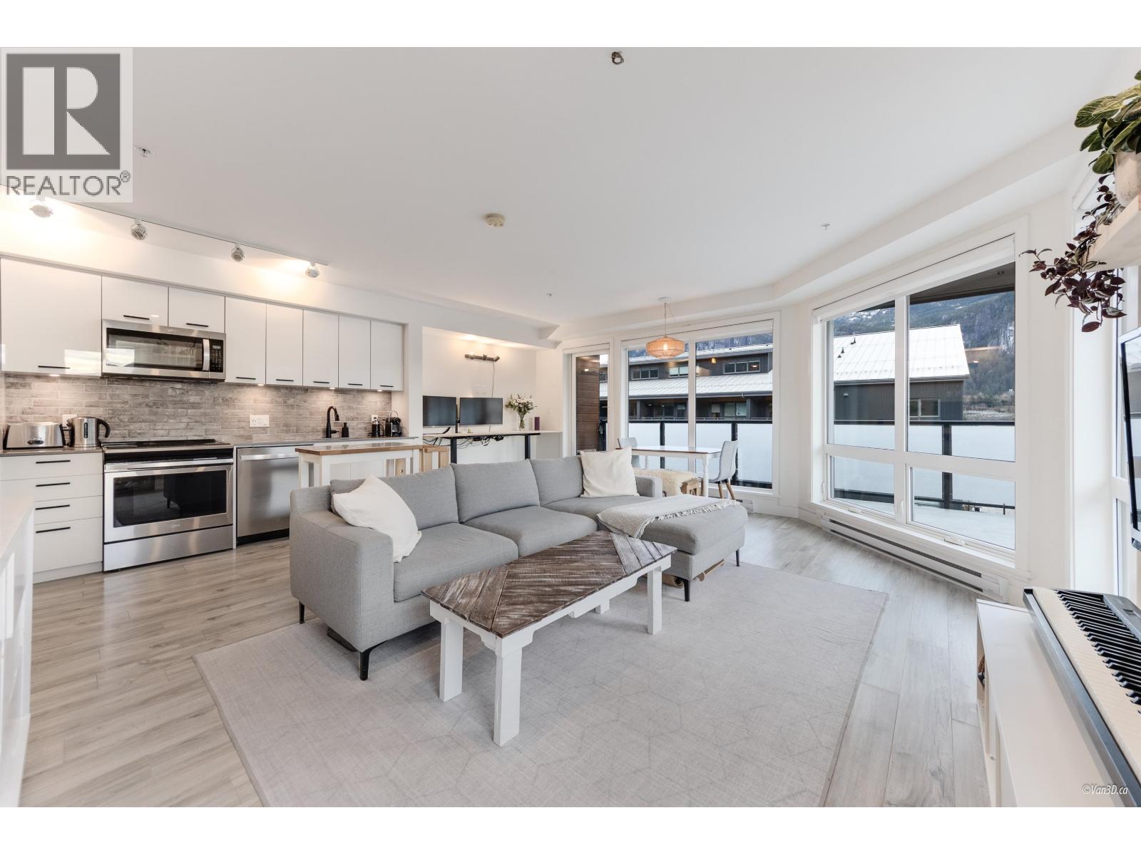 602 38013 THIRD AVENUE, Squamish
